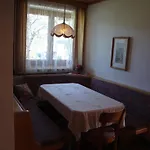 Gastehaus Treichl 3* フューゲン
