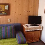 Gastehaus Treichl ゲストハウス フューゲン