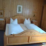 Gastehaus Treichl 3* フューゲン