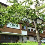 Gastehaus Treichl ゲストハウス
