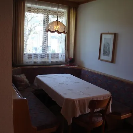 Gastehaus Treichl 3* פוגן