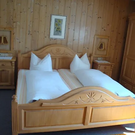 Gastehaus Treichl 3* פוגן