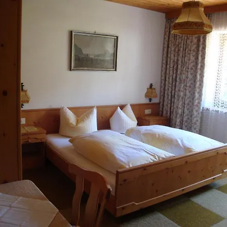 Gastehaus Treichl בית הארחה 3*